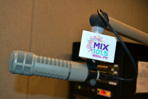 new MIX 101.5 logo