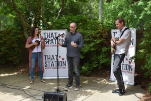 Chris Edge with Hank & Pattie